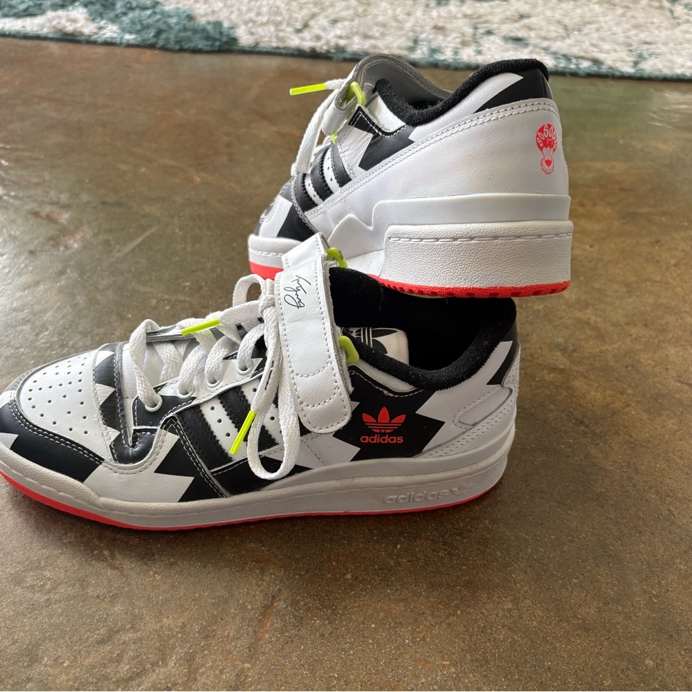 Forum Low Trae Young Sneakers